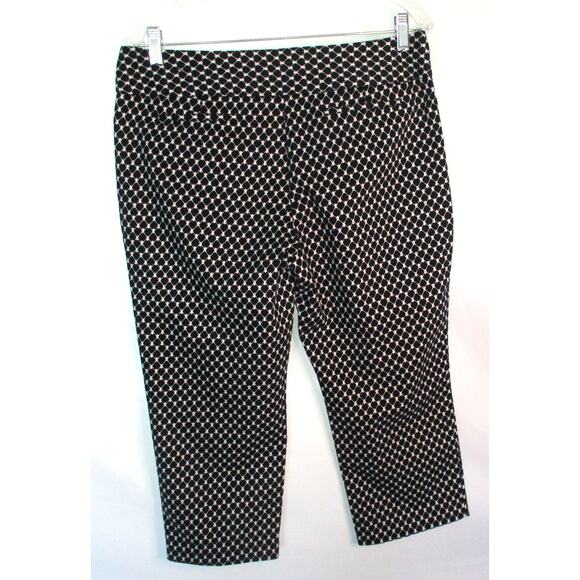 Worthington Women's Modern Fit Mid Rise Black & White Zip Capri Pants Size 10 - Picture 4 of 8